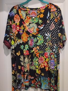 Johnny Was Black Multicolor Floral Patchwork V-Neck Tee XXL